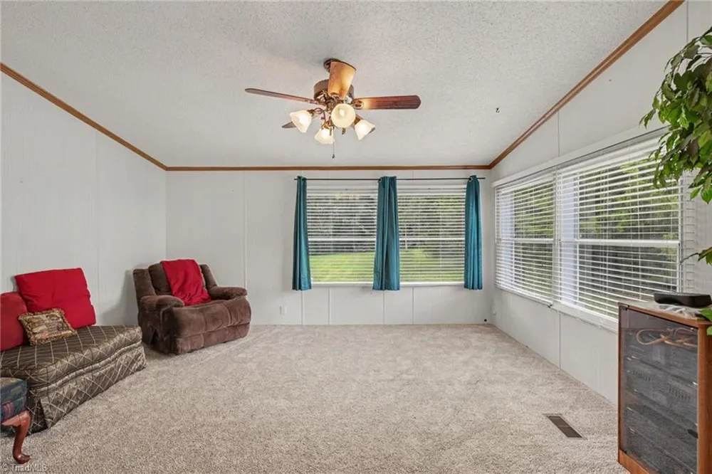1060 Knobview Lane Pilot Mountain, NC 27041