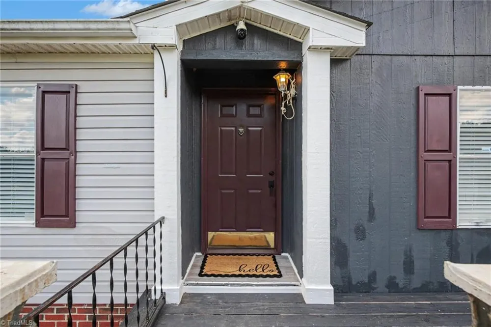 1060 Knobview Lane Pilot Mountain, NC 27041