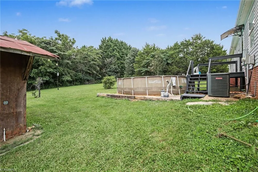 1060 Knobview Lane Pilot Mountain, NC 27041