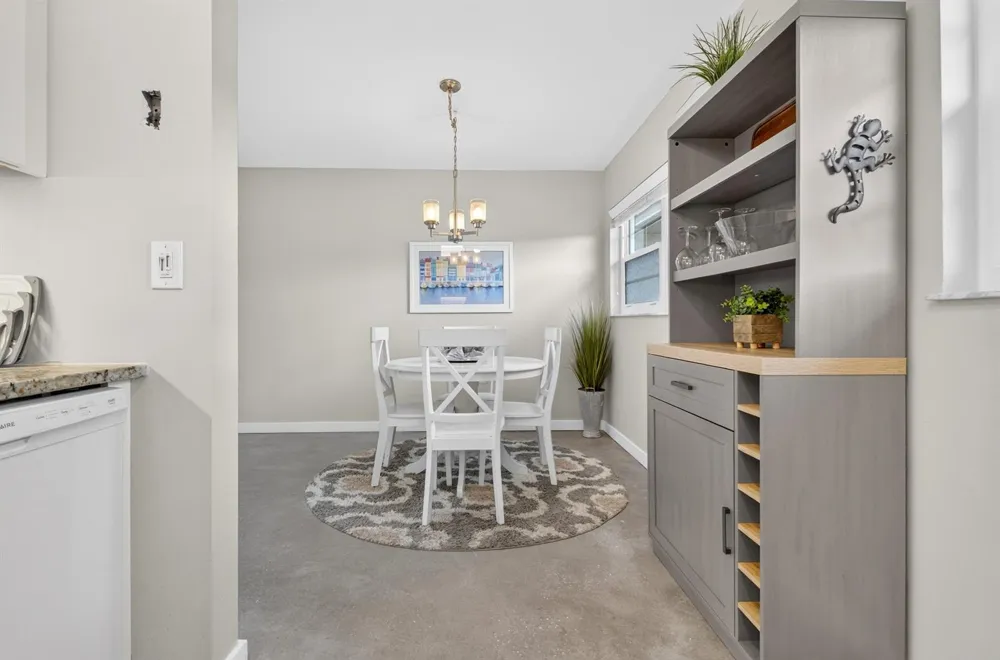 72 Royal Oak Court #202 Vero Beach, FL 32962