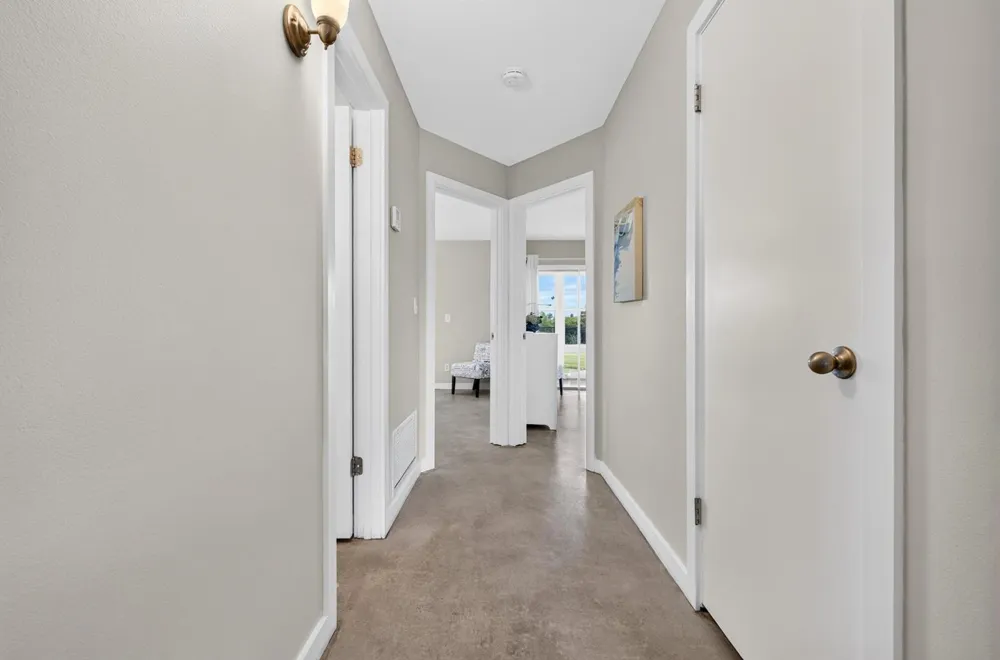 72 Royal Oak Court #202 Vero Beach, FL 32962