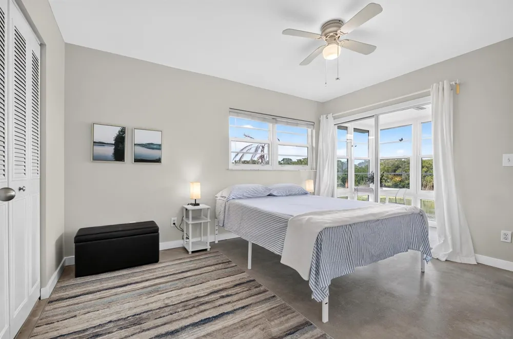 72 Royal Oak Court #202 Vero Beach, FL 32962