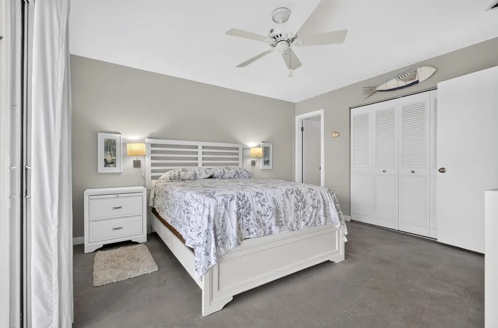 72 Royal Oak Court #202 Vero Beach, FL 32962