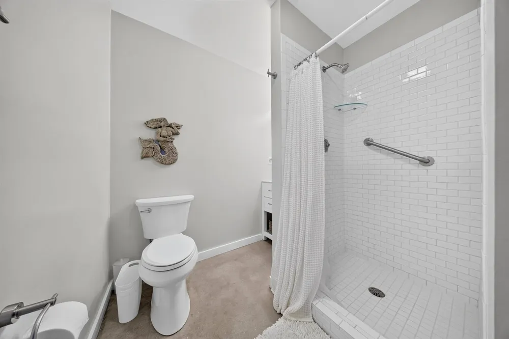 72 Royal Oak Court #202 Vero Beach, FL 32962