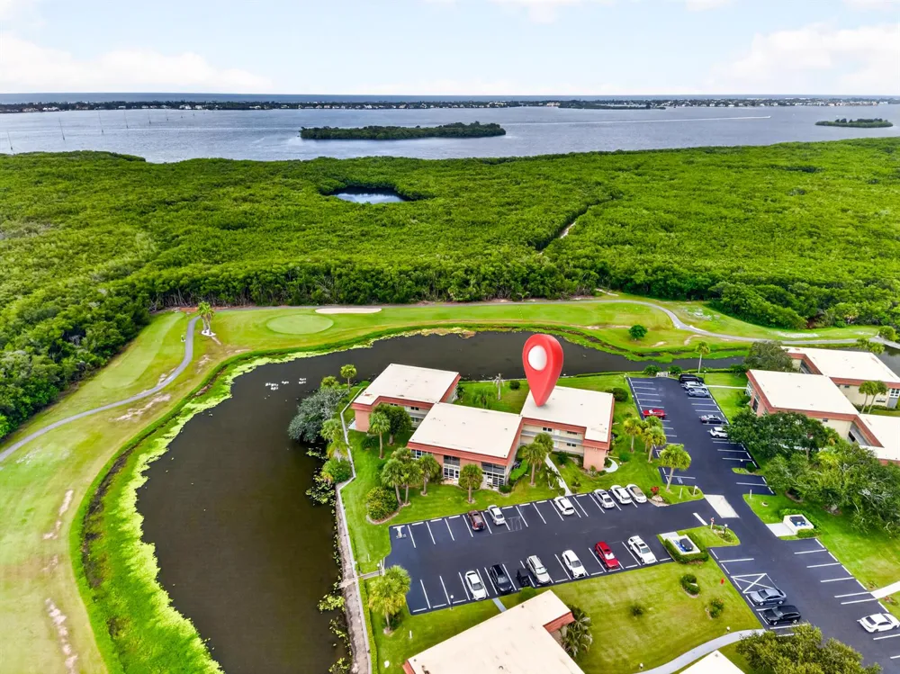 72 Royal Oak Court #202 Vero Beach, FL 32962