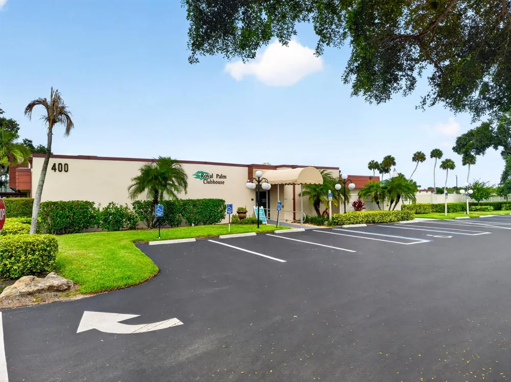 72 Royal Oak Court #202 Vero Beach, FL 32962