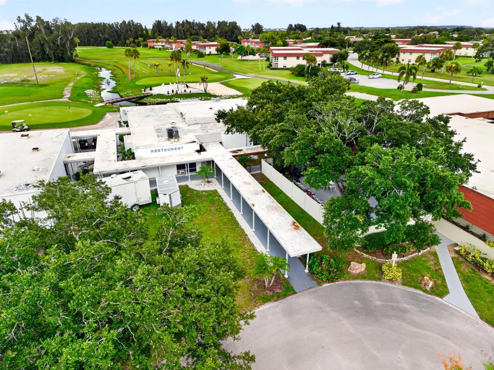 72 Royal Oak Court #202 Vero Beach, FL 32962