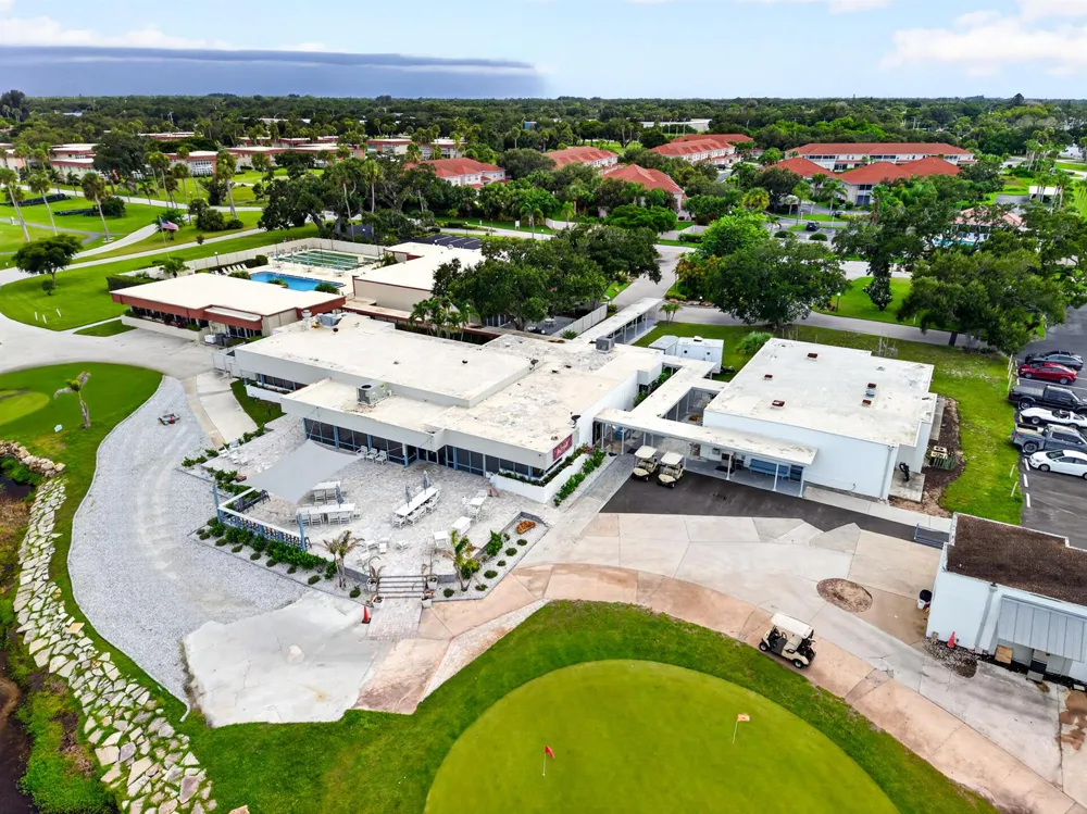 72 Royal Oak Court #202 Vero Beach, FL 32962