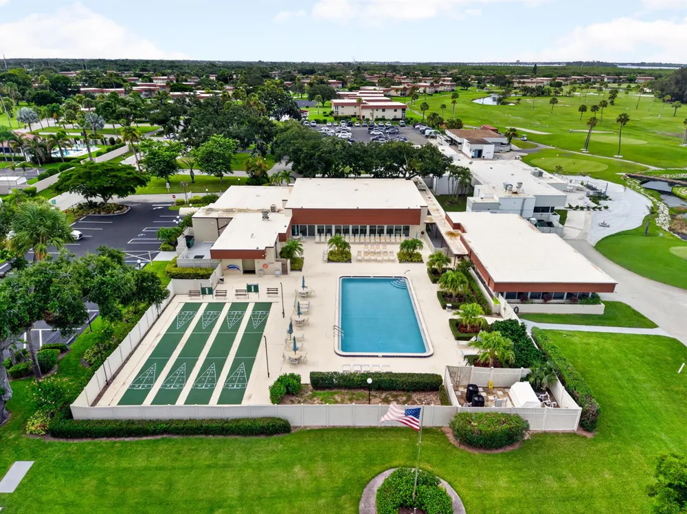 72 Royal Oak Court #202 Vero Beach, FL 32962