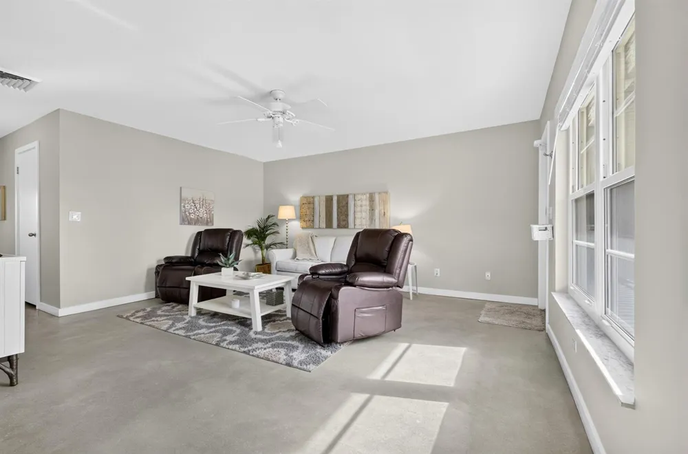 72 Royal Oak Court #202 Vero Beach, FL 32962