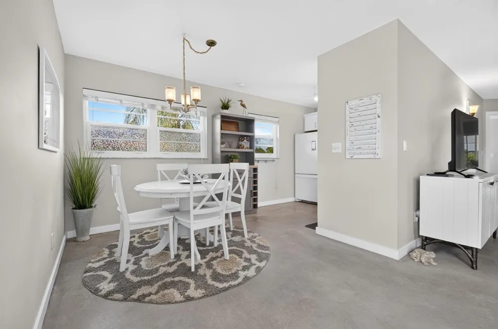 72 Royal Oak Court #202 Vero Beach, FL 32962