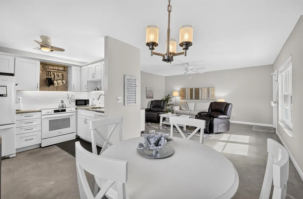 72 Royal Oak Court #202 Vero Beach, FL 32962