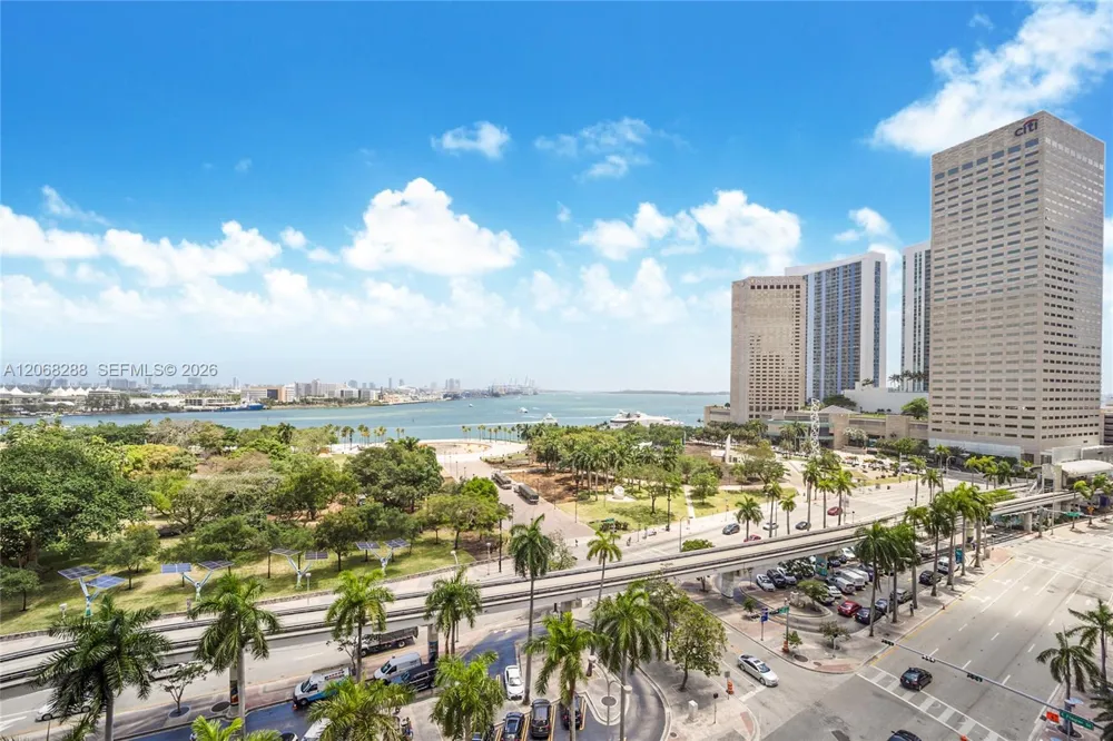 50 Biscayne Blvd #514 Miami, FL 33132