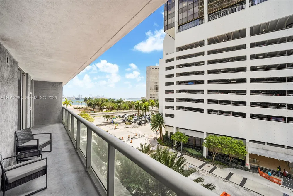 50 Biscayne Blvd #514 Miami, FL 33132