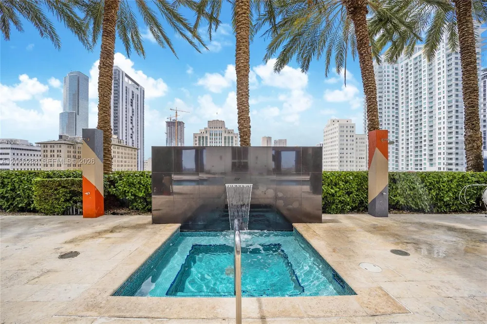 50 Biscayne Blvd #514 Miami, FL 33132