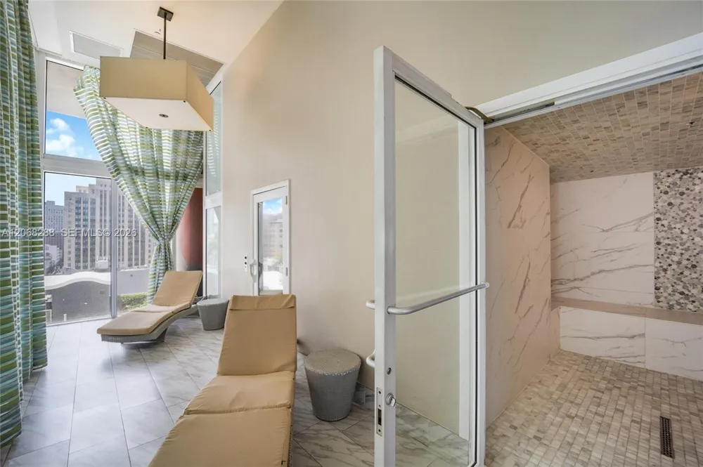 50 Biscayne Blvd #514 Miami, FL 33132