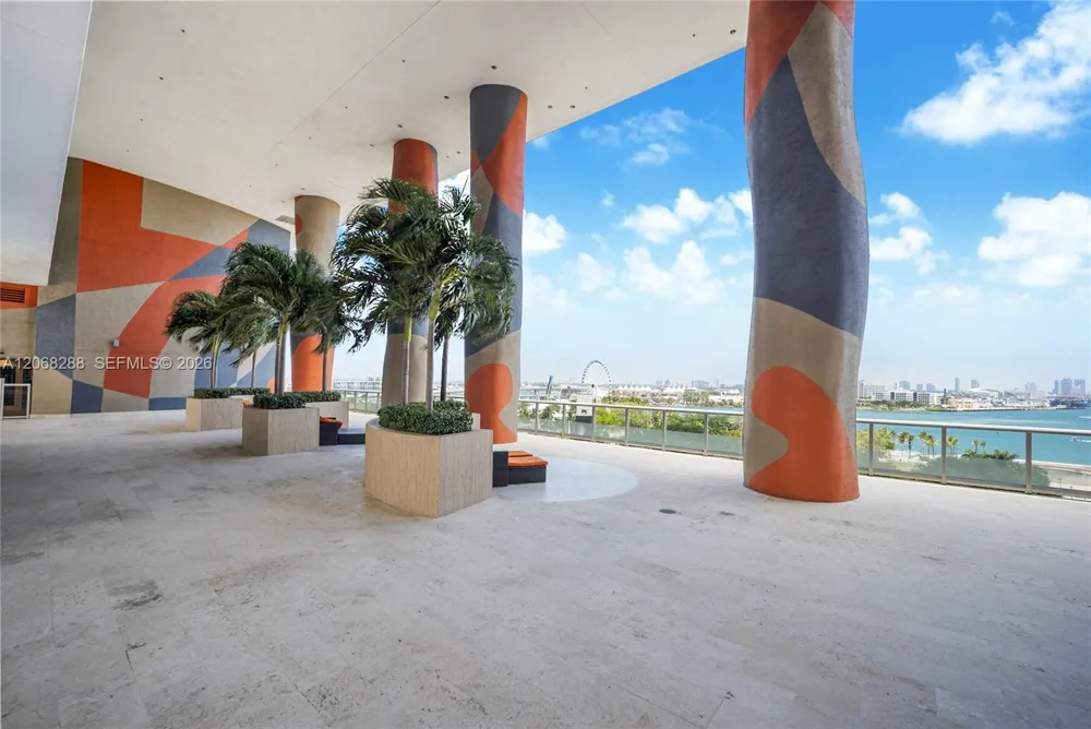 50 Biscayne Blvd #514 Miami, FL 33132