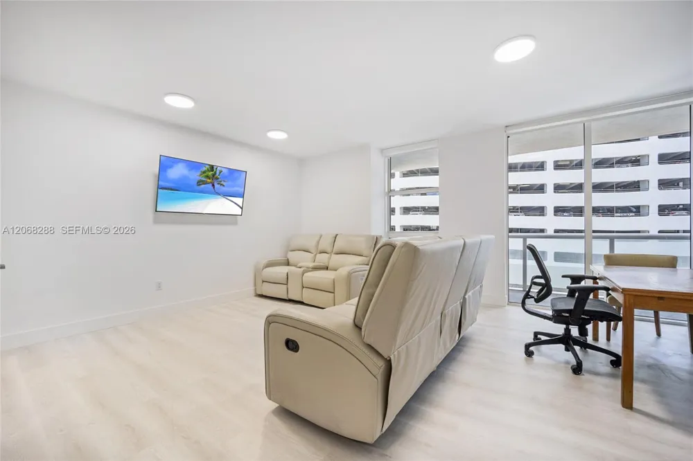 50 Biscayne Blvd #514 Miami, FL 33132