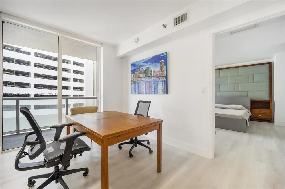 50 Biscayne Blvd #514 Miami, FL 33132