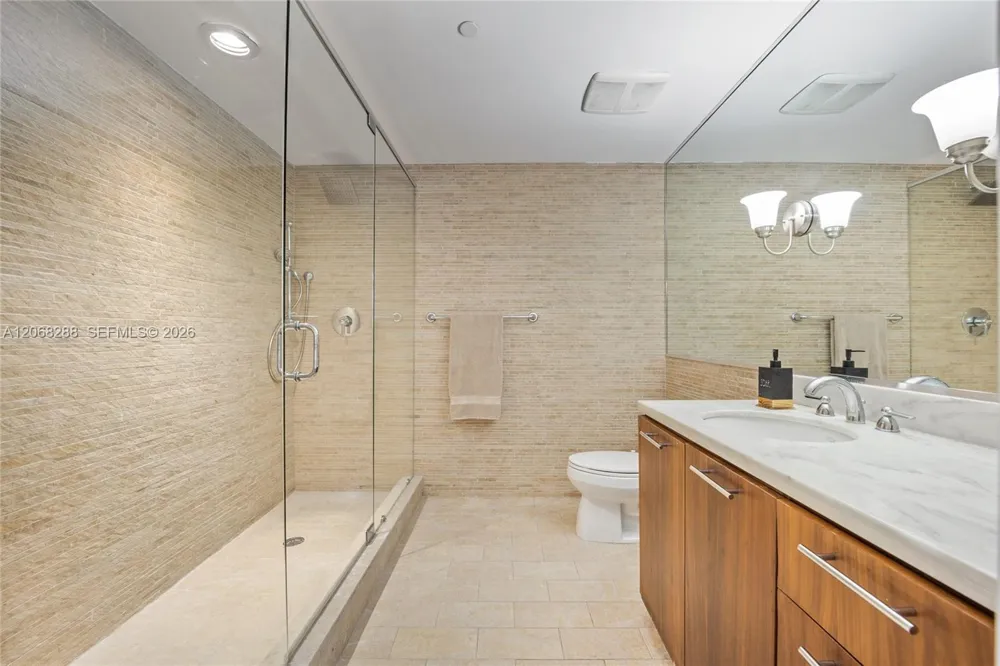 50 Biscayne Blvd #514 Miami, FL 33132