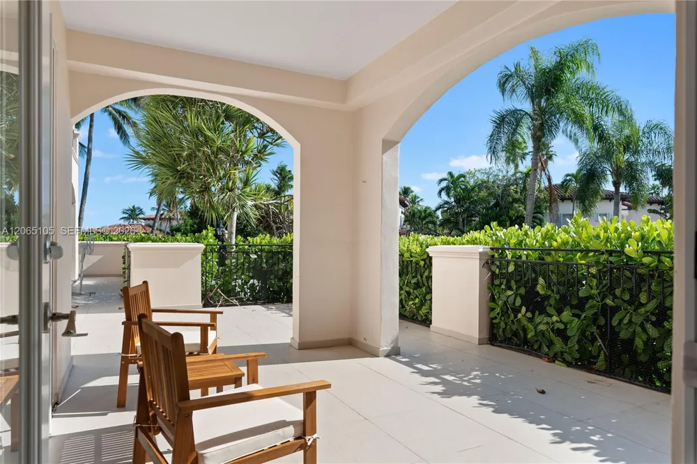 19216 Fisher Island Dr #19216 Miami Beach, FL 33109