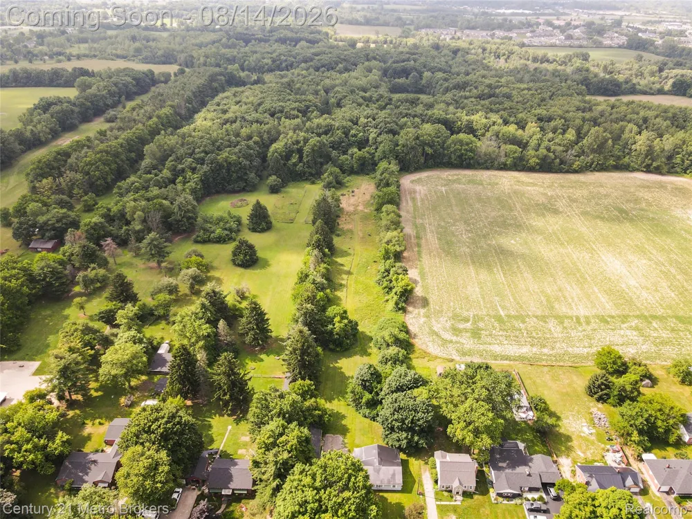 8294 Davison Road Davison Township, MI 48423