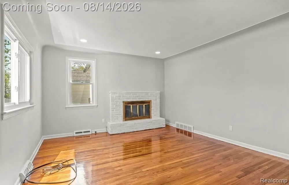 6644 Vernon Street Dearborn Heights City, MI 48127