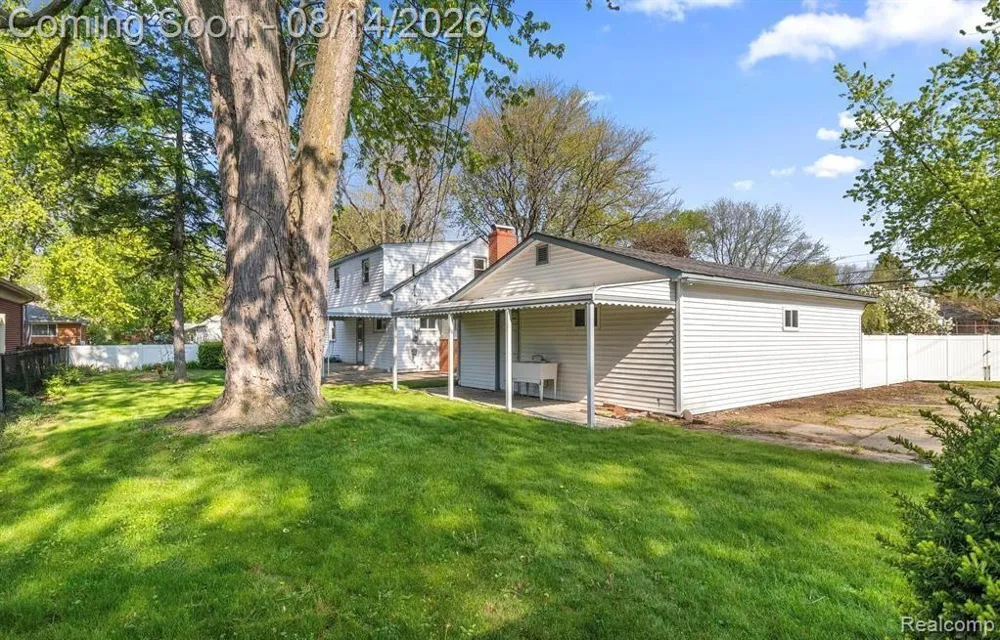 6644 Vernon Street Dearborn Heights City, MI 48127