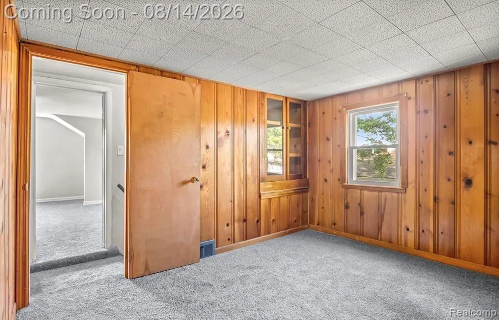 6644 Vernon Street Dearborn Heights City, MI 48127