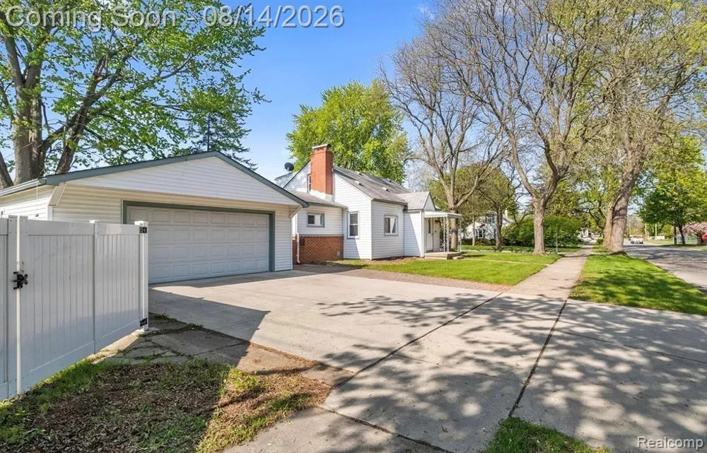 6644 Vernon Street Dearborn Heights City, MI 48127