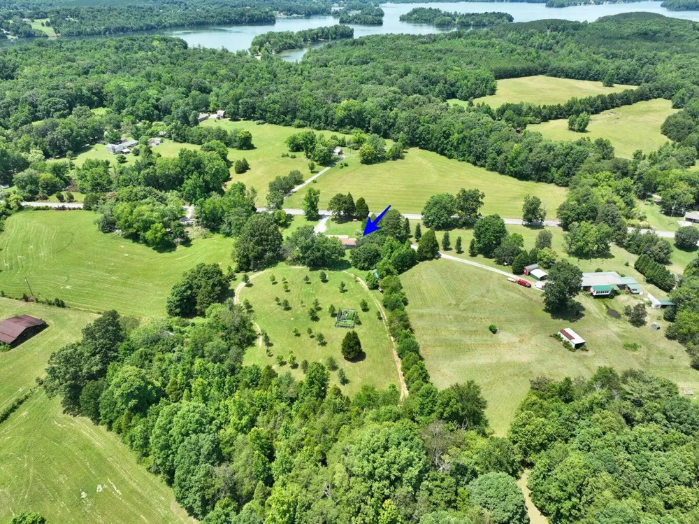 5858 Wolf Creek Road Spring City, TN 37381