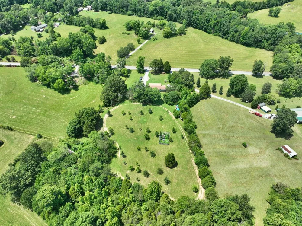 5858 Wolf Creek Road Spring City, TN 37381