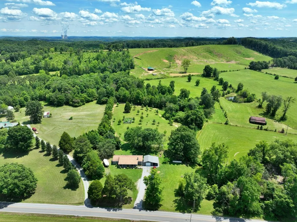 5858 Wolf Creek Road Spring City, TN 37381