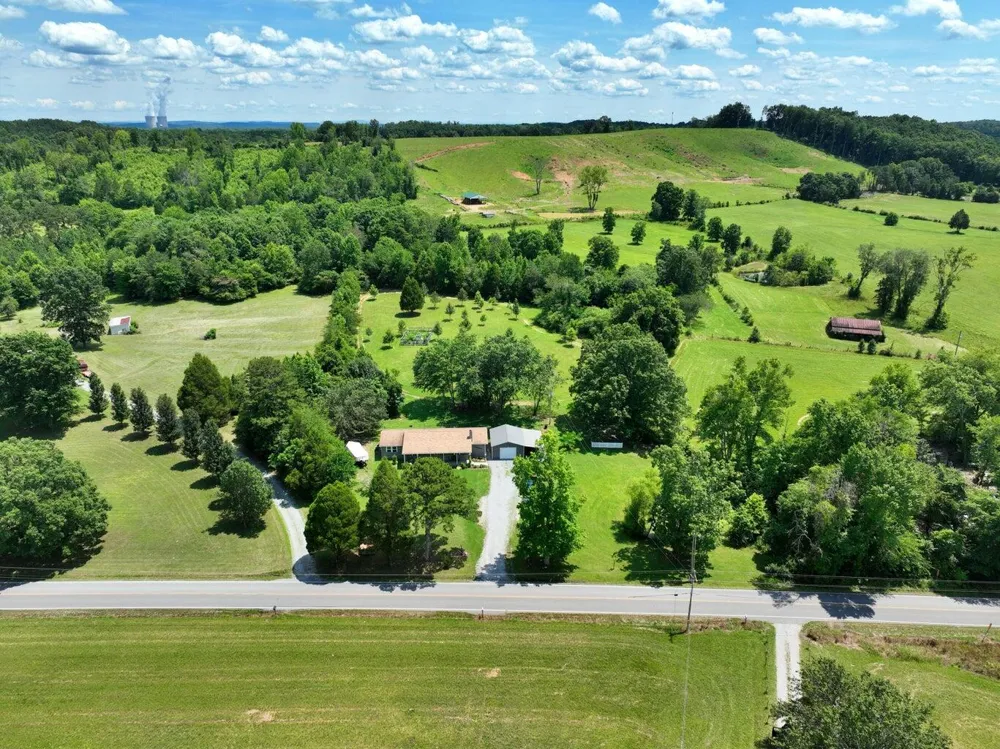 5858 Wolf Creek Road Spring City, TN 37381
