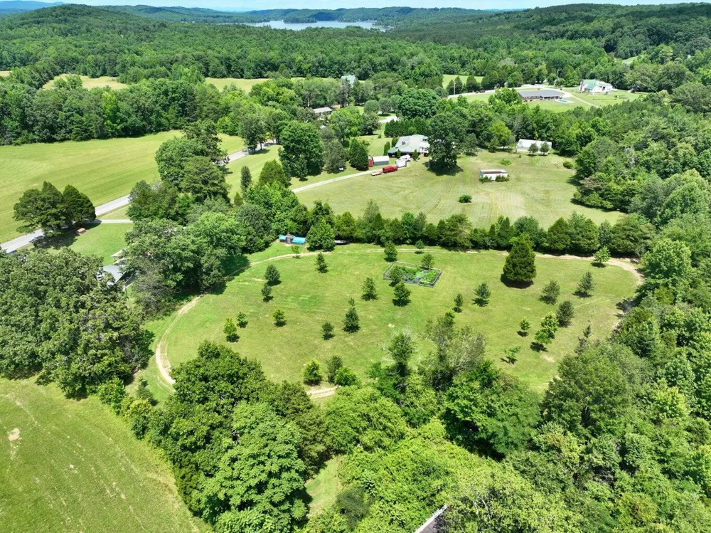 5858 Wolf Creek Road Spring City, TN 37381