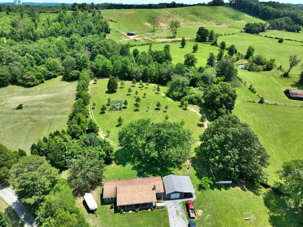 5858 Wolf Creek Road Spring City, TN 37381