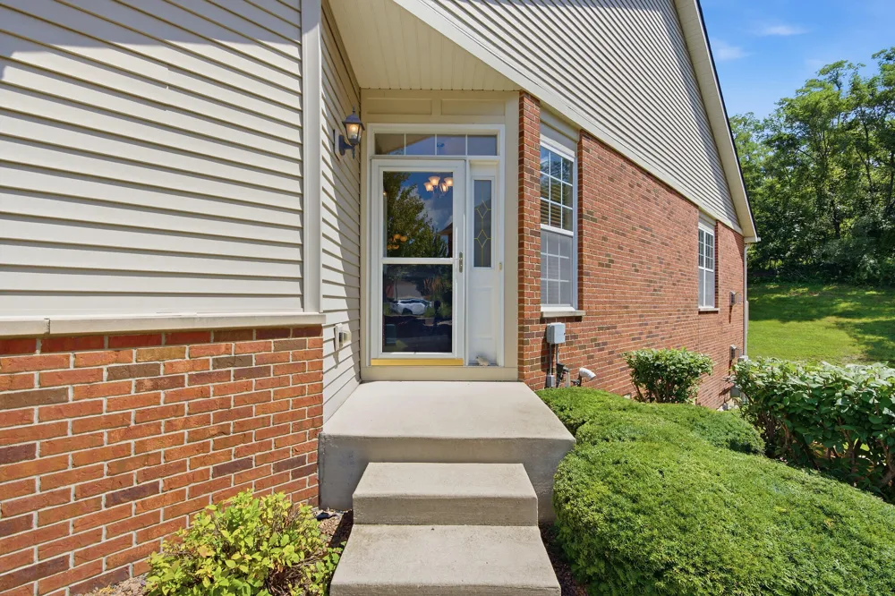 8789 Forest Glen Court St. John, IN 46373