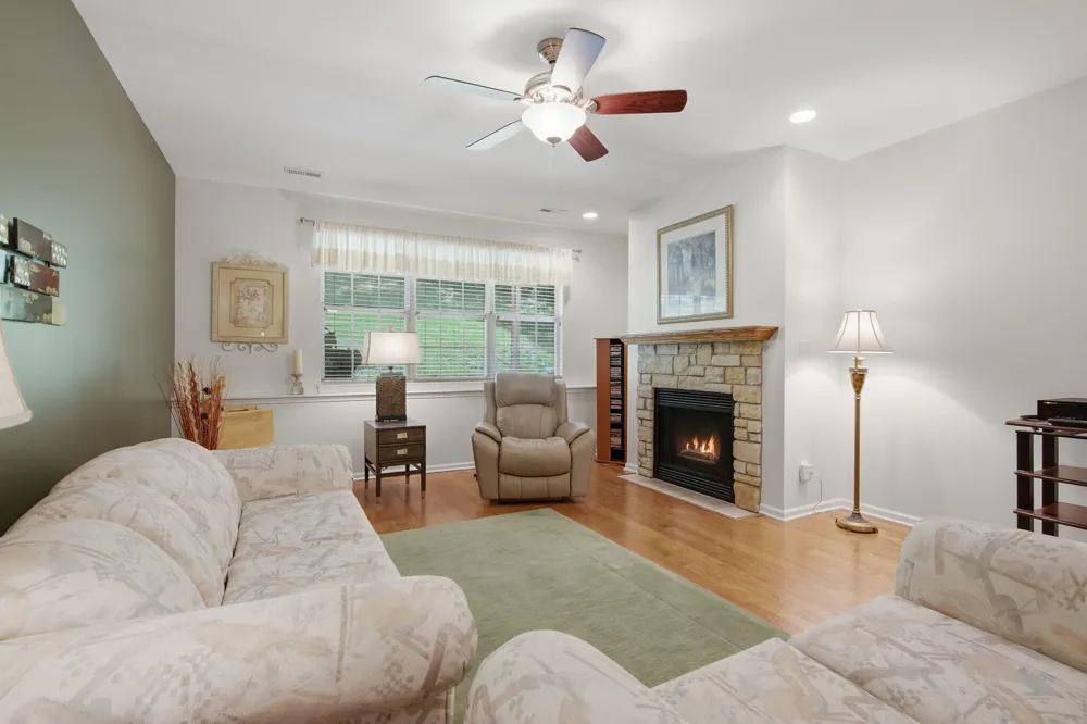 8789 Forest Glen Court St. John, IN 46373
