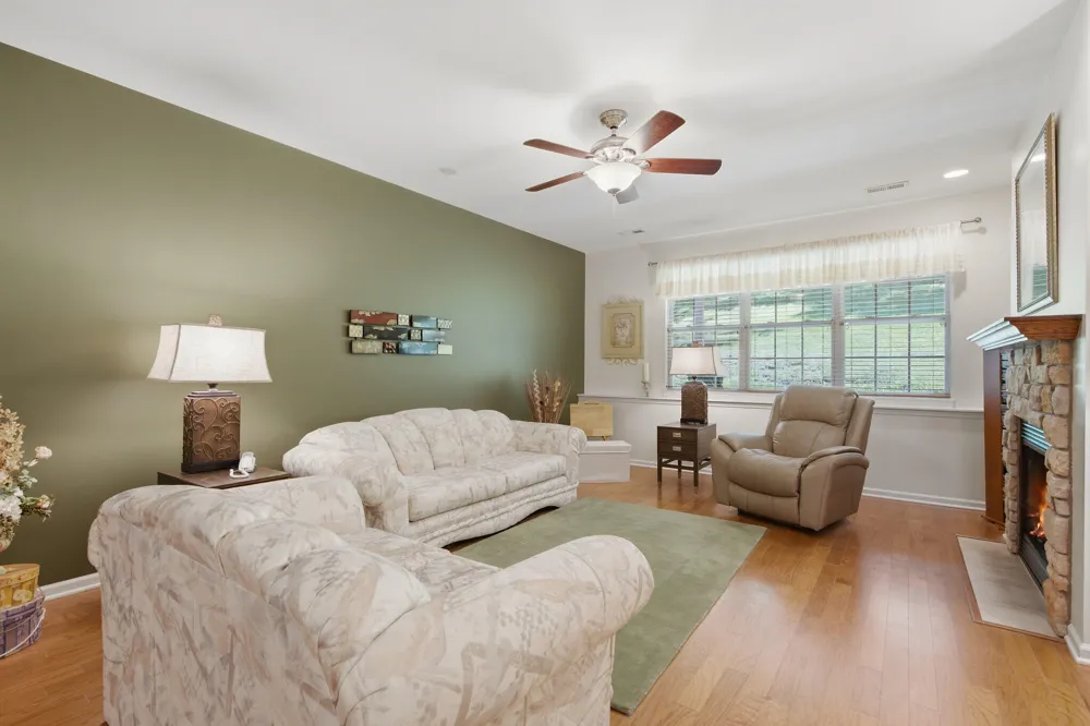 8789 Forest Glen Court St. John, IN 46373