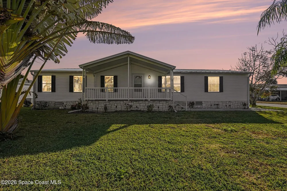 926 Laurel Circle Barefoot Bay, FL 32976