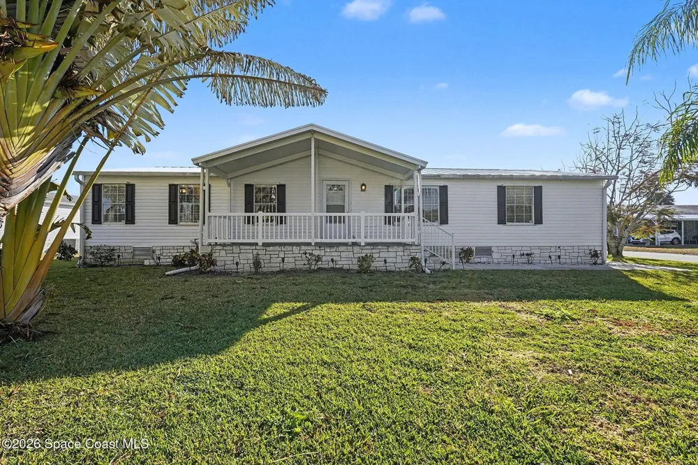926 Laurel Circle Barefoot Bay, FL 32976
