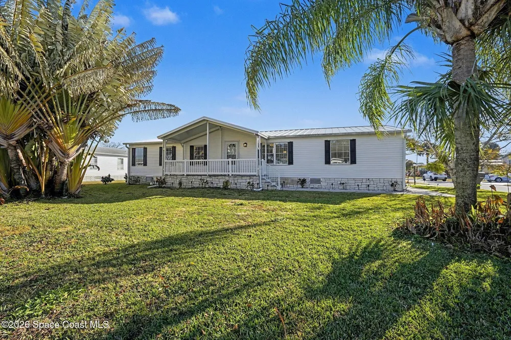 926 Laurel Circle Barefoot Bay, FL 32976