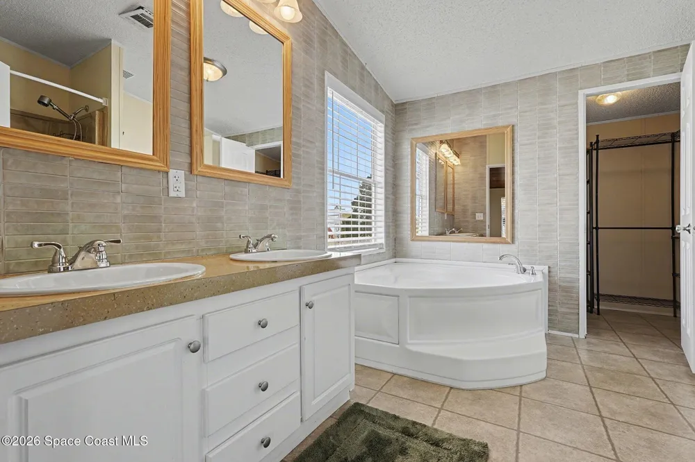926 Laurel Circle Barefoot Bay, FL 32976