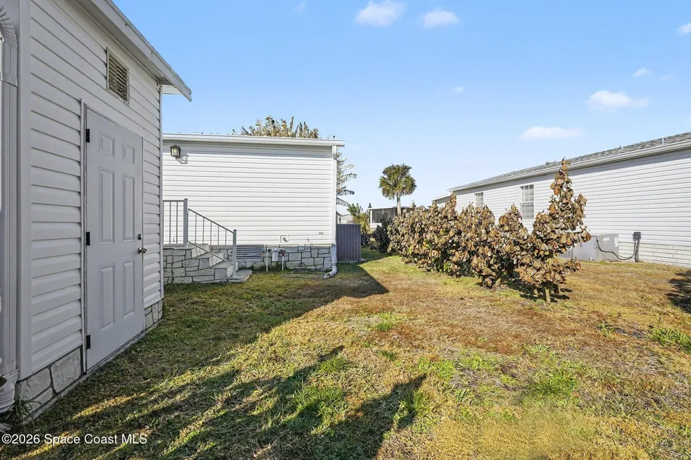 926 Laurel Circle Barefoot Bay, FL 32976