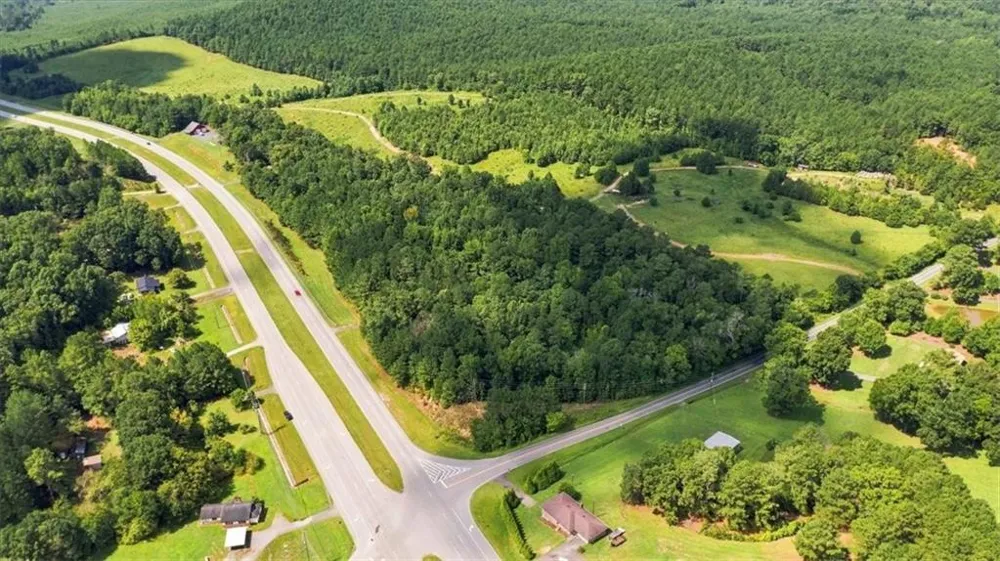 3686 Buchanan Highway Cedartown, GA 30125