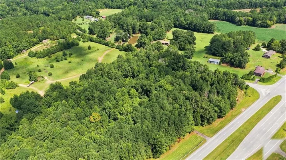 3686 Buchanan Highway Cedartown, GA 30125