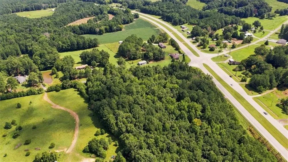 3686 Buchanan Highway Cedartown, GA 30125