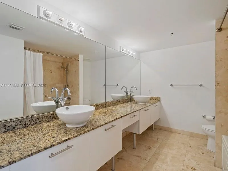 41 SE 5th St #2310 Miami, FL 33131
