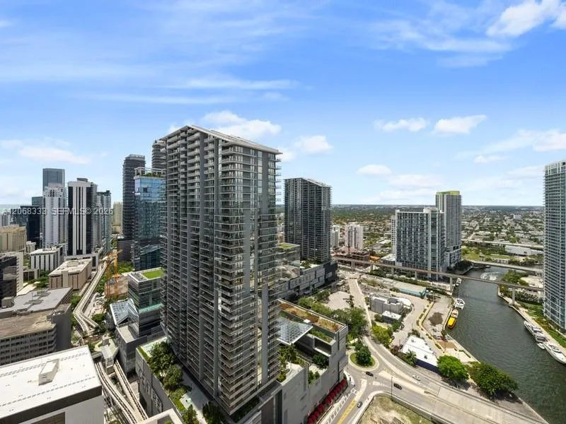 41 SE 5th St #2310 Miami, FL 33131