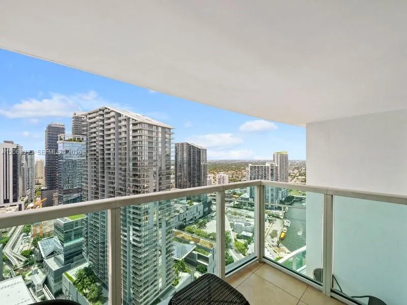 41 SE 5th St #2310 Miami, FL 33131